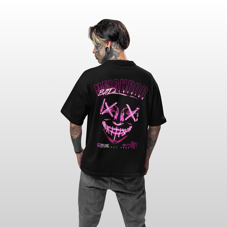 Rebellische Streetwear Shirts für Männer Erlebe Streetwear neu! Unsere Herren Oversized- und Premium-T-Shirts kombiniert mit rebellischen und provokanten Prints.