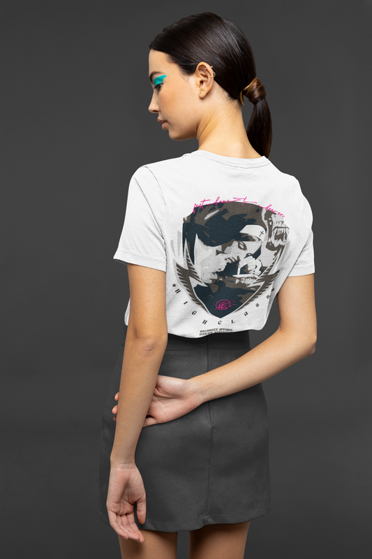 Damen Premium Streetwear Organic T-Shirt in normaler Passform und dem extra frechen Besteller-Design "Highclass Nonne". Diesen Print findest du in keinem Laden, uns ist das egal, den Richkizz Streetwear steht für Provokation! Ansonsten - geh doch zu Takko, 100% gekämmte ringgesponnene Bio-Baumwolle, 180 GSM, Farbe weiss, Print mit Nonne auf dem Rücken Streetwear Style