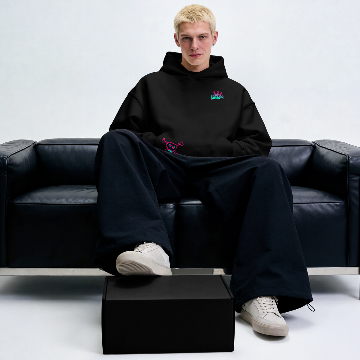 Übertrieben Crazy Designer Hoodie. Bunt, schrill aber geil. Neue Version aus 100% Bio-Baumwolle und fetten 350GSM.
Handarbeit aus Deutschland - ein echtes Unikat
OriginG Premium Produkt
Relaxed geschnitten - extra komfortabel
Hoodie ohne Kordeln
Limitiert auf 20 Stück am Tag
Farbe Schwarz mit Front und Backprint
Heavy 350 GSM