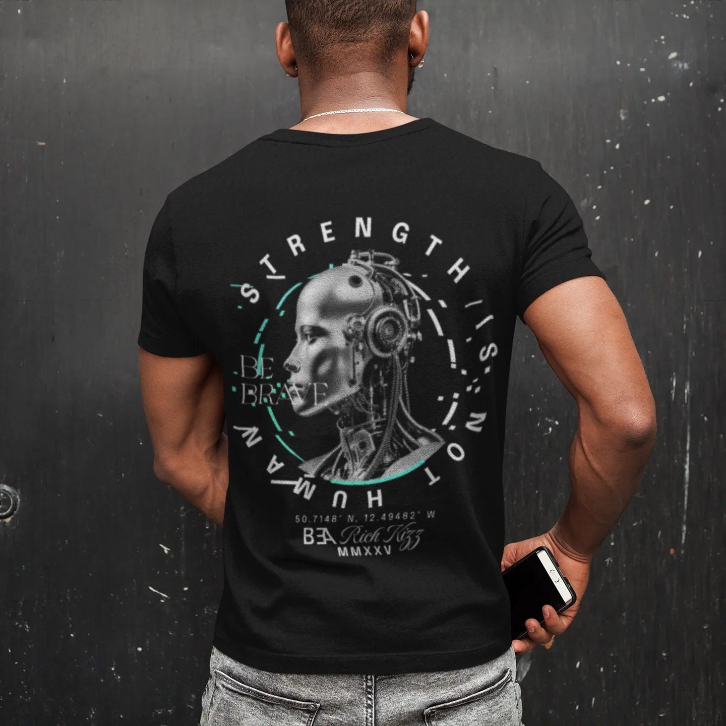 Angesagtes Männer T-Shirt in normaler Passform, 180GSM Farbe Schwarzd, hoher Qualitätsstandard. Motto: Die Menschheit wird abgelöst, sei stark! Mit dem frischen Design, passt du dich der Übernahme durch Cyborgs an und hast beste Chancen zu überleben, krasses Shirt für Männer Cyborg