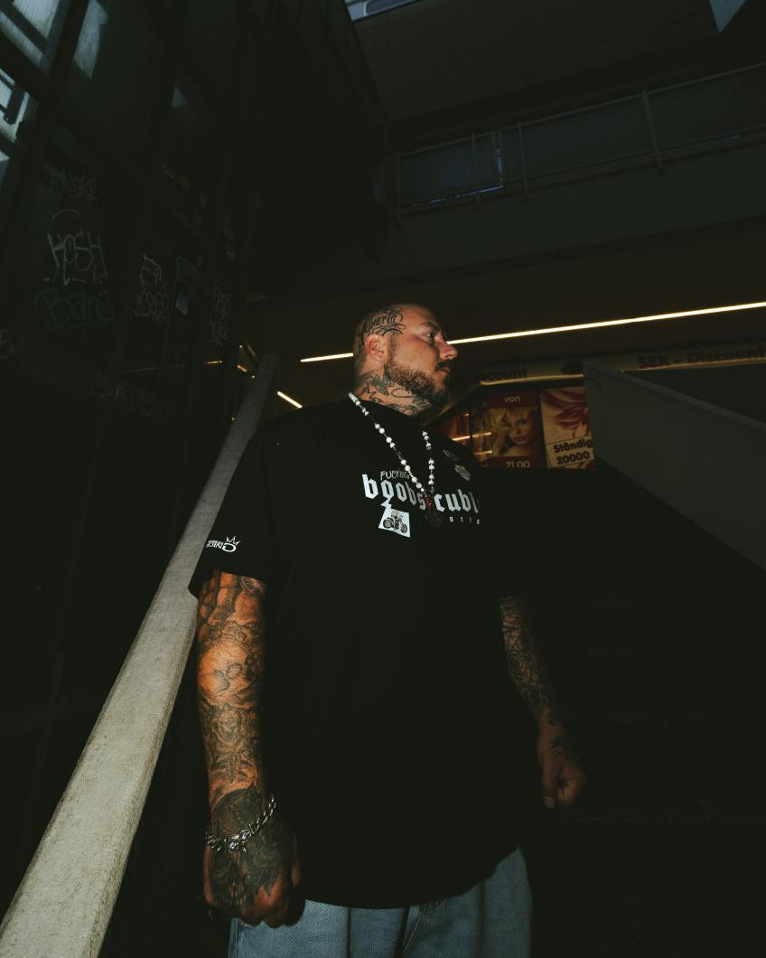 Kundenbild Marcel mit unserem Streetwear Shirt Rocker, organic Bio-Baumwolle Shirt für coole Typen