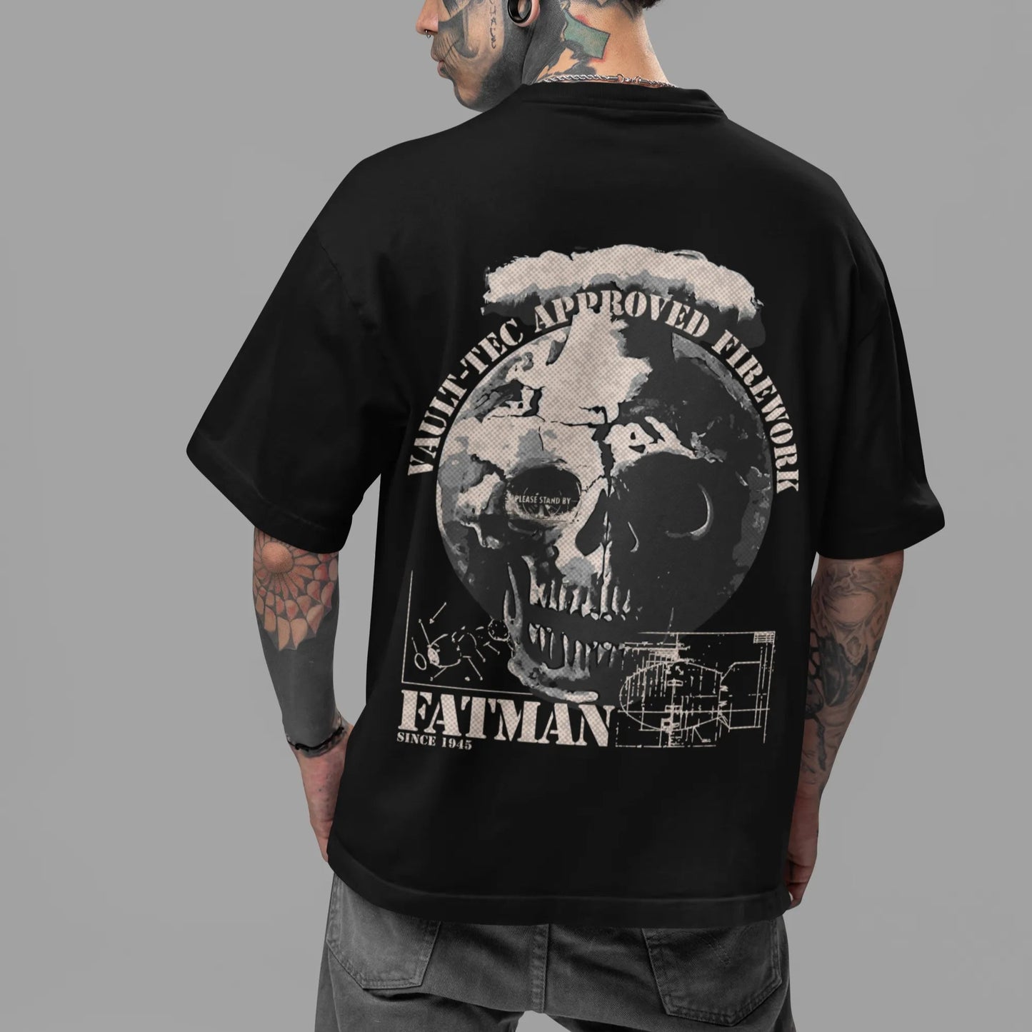 Apokalyptisches Premium Herren Shirt im Oversized Schnitt, Atombombe Motiv Streetwear Shirt Herren, gefertigt zu 100% in Deutschland, aus edelster Pima-Baumwolle