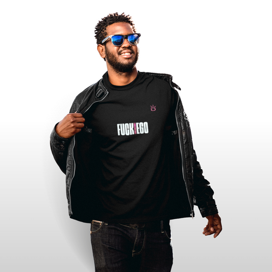 Perfektion in einem T-Shirt! Provokant freches Herren T-Shirt in Relaxed Fit, gefertigt aus 100% hochwertigster Pima-Baumwolle. Mit Front, Ärmel und Backprint "EGO". 100% Made in Germany,100% edelste Pima,Baumwolle, 100% akkurate, Verarbeitung von Hand
knitterfrei und kein zupfen, dieses Shirt, fühlt sich an wie Seide, langlebiger DTF Print, fette 260GSM, Streetwear gepaart mit Luxus, Farbe Schwarz