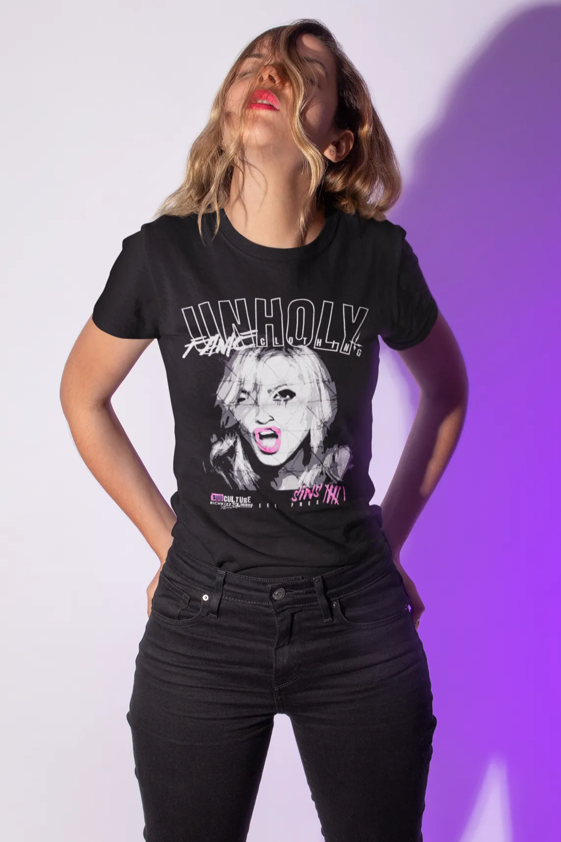 Damen Organic Streetwear T-Shirt mit unholy madonna Motiv, schwarz, freches bedrucktes Frauen lifestyle Shirt aus Bio-Baumwolle, sub culture Print, fame designer Shirt Girls black