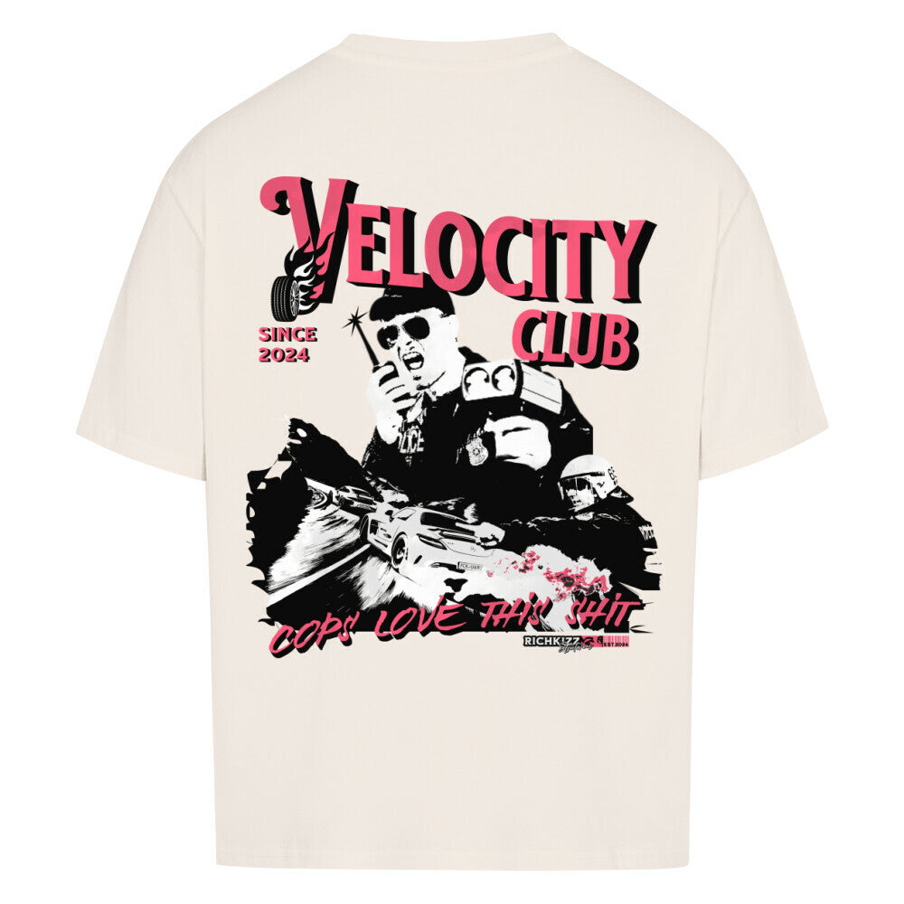 Stylisches Herren Premium-Shirt im Oversized Schnitt. Der freche Backprint kommt passend zur Saison, dann zieh die schicken Alu´s auf und lasse die Gummis qualmen. Die Cops werden dein neues T-Shirt lieben, 100% Baumwolle, 240 GSM, Drop Shoulders, innen und außen gebrusht, erhältlich in Farbe Babyblau und Beige