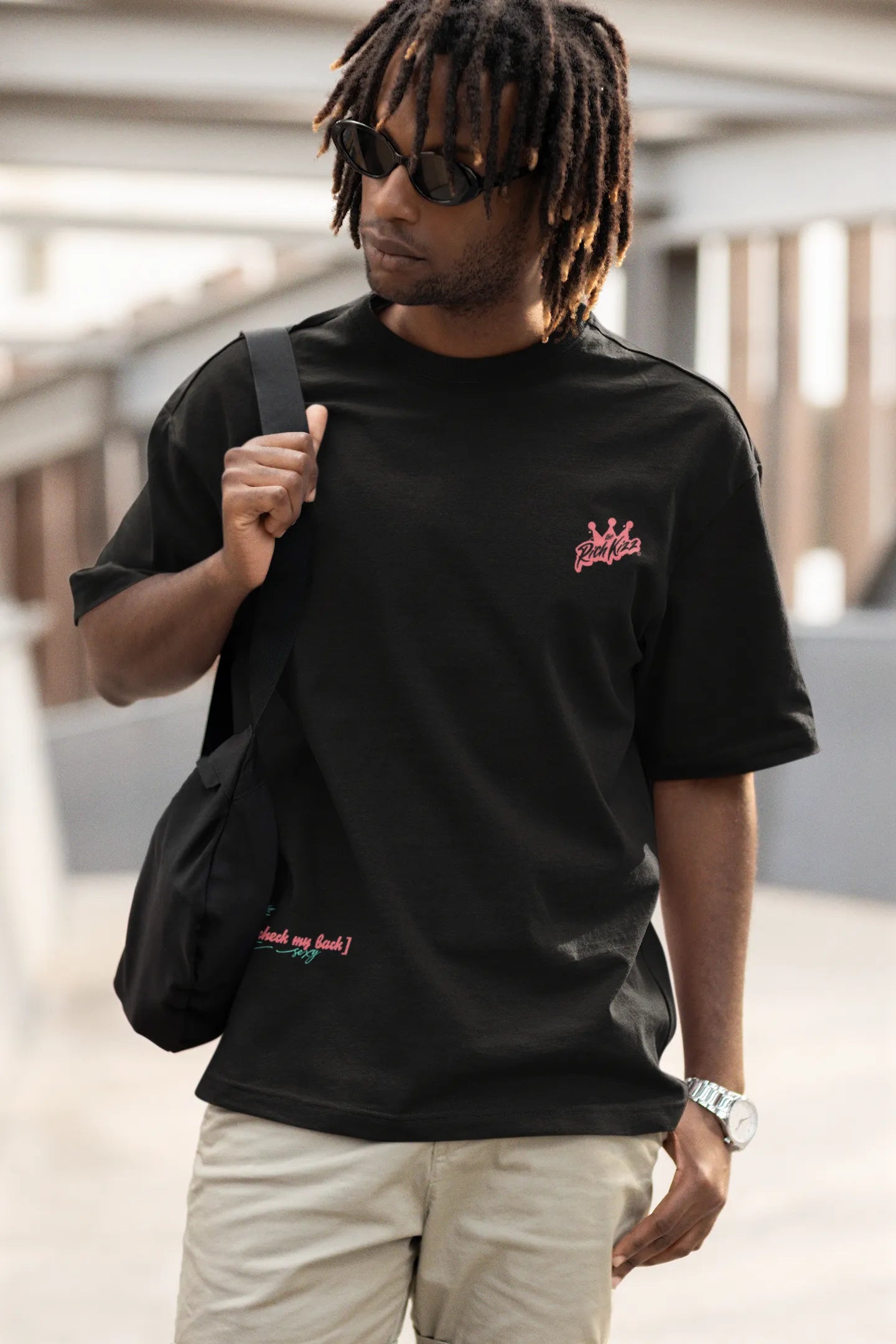 Premium Designer Oversized Tee Richkizz Streetwear, Herren oversize Shirt mit angesagtem coolem Print für Männer, 380gsm shirt casual style Farbe black, schwarzes herren oversized t-shirt krass