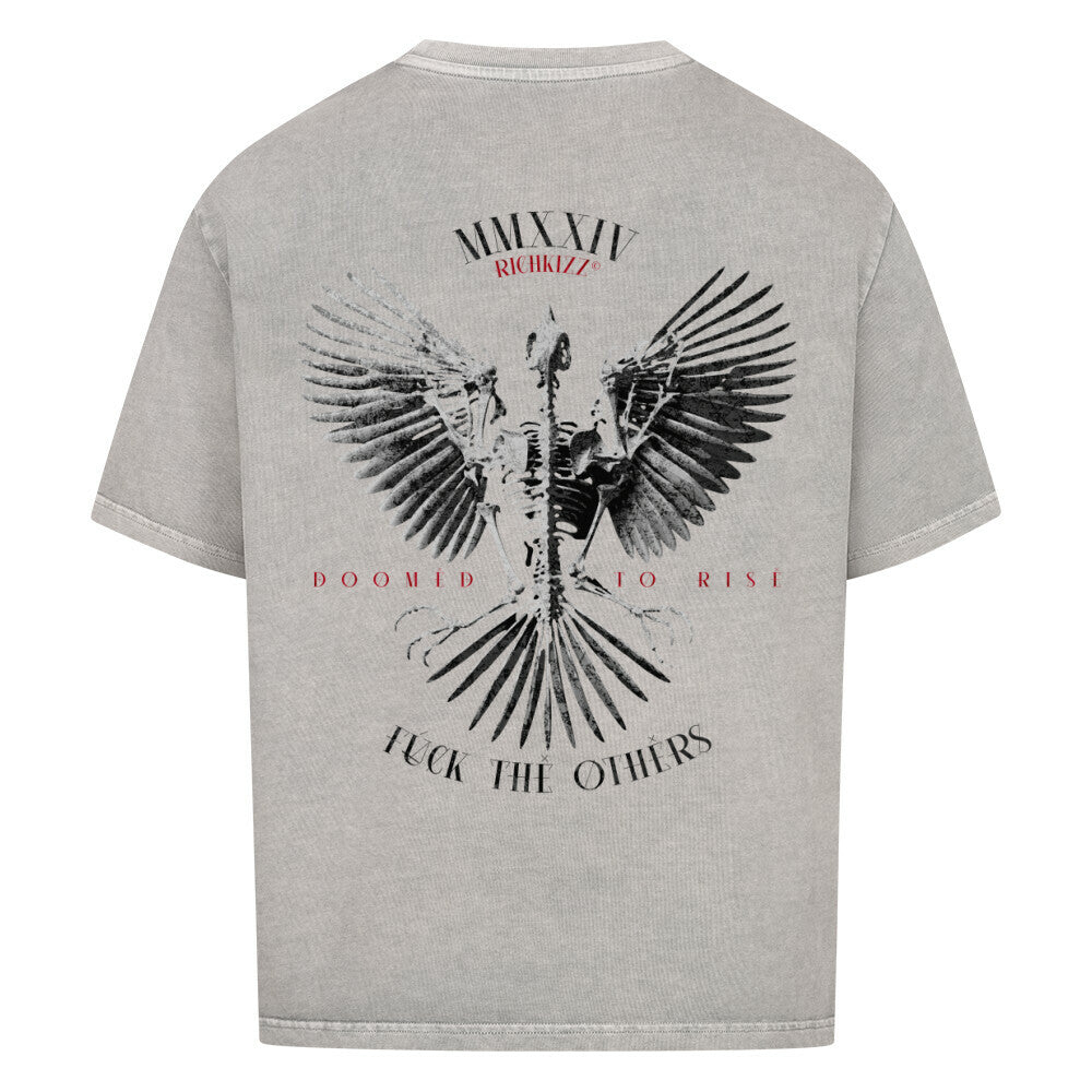 Du lässt dich nicht unterkriegen? Dann ist dieses stylische Streetwear Herren Shirt im Oversized Schnitt, genau das richtige für dich! washed grey shirt männer