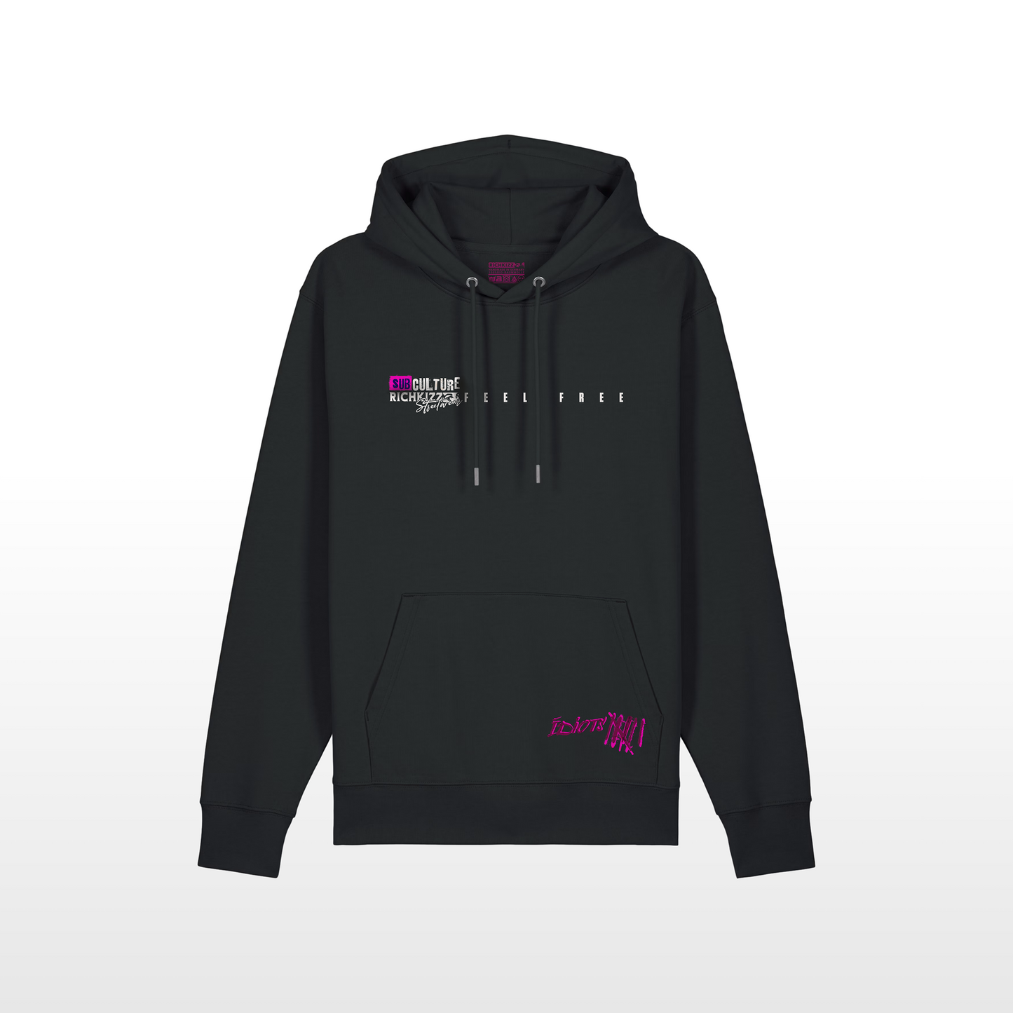 Der Premium Hoodie Bad Neighor – locker geschnitten, massiv verarbeitet. Flauschige Bio-Baumwolle, doppelte Kapuze mit Futter, Set-In Ärmel und robuste Metalldetails. Robustes Fischgrätenband im Nacken, verstärkte Nähte und praktische Kängurutasche. Ein provokant angehauchtes Statement-Piece, das hält, was es verspricht.
Handarbeit aus Deutschland - ein echtes UnikatOriginG Premium Produkt
Relaxed geschnitten - extra komfortabel
Farbe Schwarz mit Front und Backprint
Heavy 350 GSM