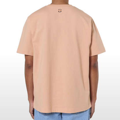 Dieses Herren-Basic-Tee im Relaxed Fit, überzeugt mit schwerer 240GSM Bio-Baumwolle, eingesetzten Ärmeln und einem coolen, leicht rauen Stoff. Mit kontrastierendem Nackenband und breiten Doppelnähten ist es bequem und langlebig – perfekt für entspannte Styles! Schönes Herren T-Shirt mit kleinem Logo von Richkizz Origing Kollektion