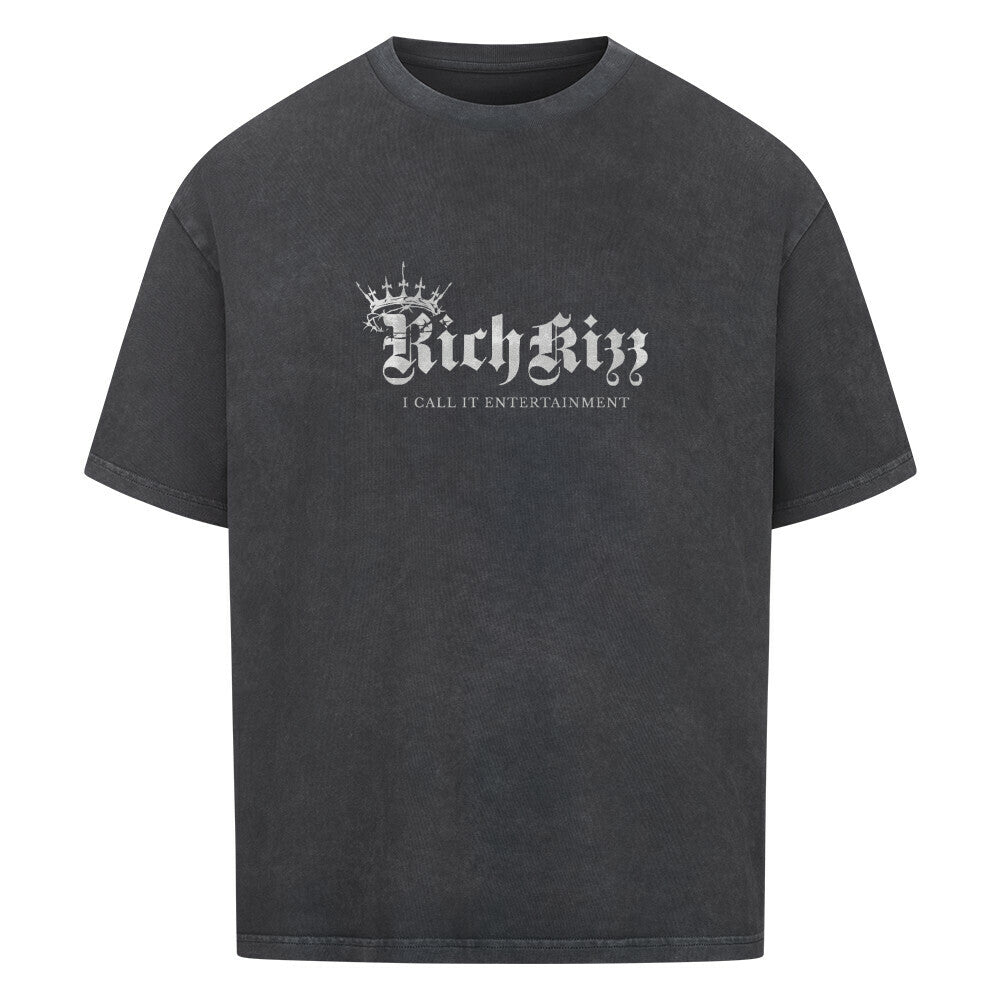Stylisches Shirt im Oversized Schnitt. Mit diesem provokant frechen Print, kommst du garantiert nicht seriös um die Ecke. Das NO JOKE Shirt in der Farbe Washed-Black ist aus 100% Baumwolle 240GSM gefertigt und trägt sich boxy lässig.
