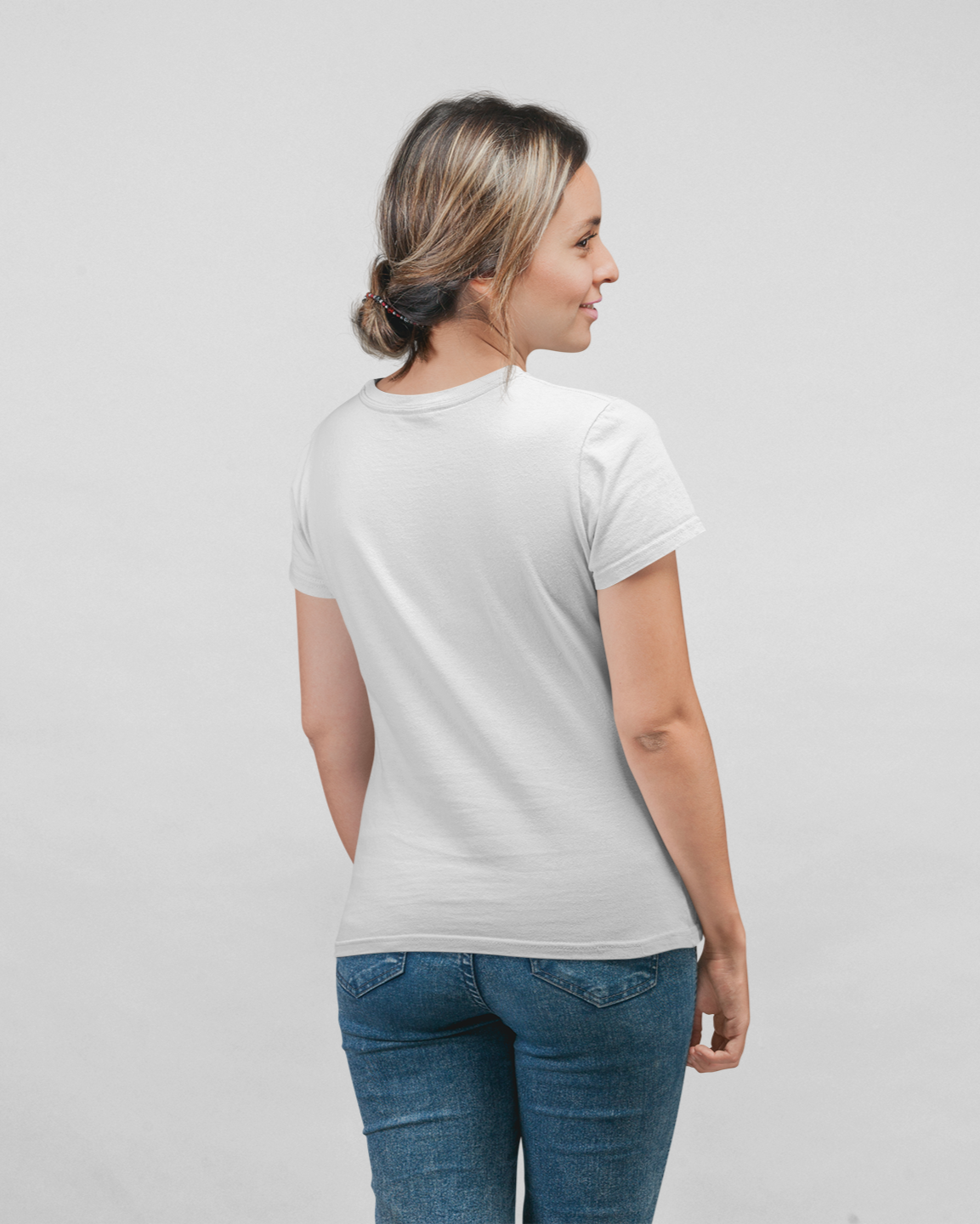 Impulsives Damen Singlejersey in normaler Passform. 100% gekämmte ringgesponnene Bio-Baumwolle, 180 GSM, eingesetzte Ärmel, 1x1 Rippstrick am Halsausschnitt, frecher Skull Print