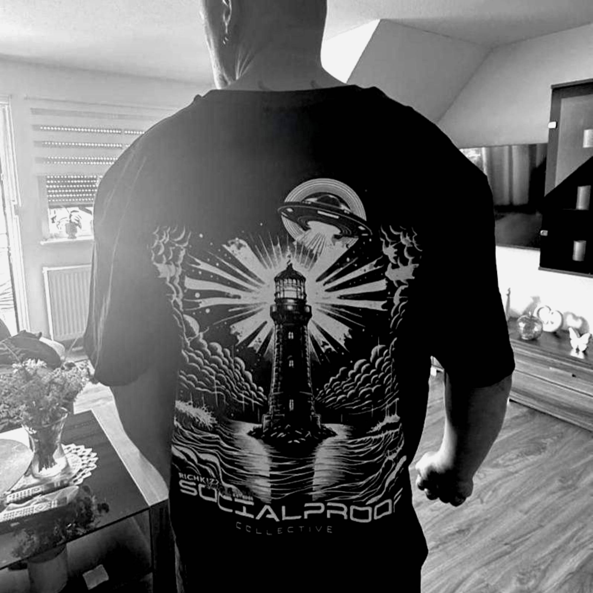 Marco mit unserem Socialproof Shirt