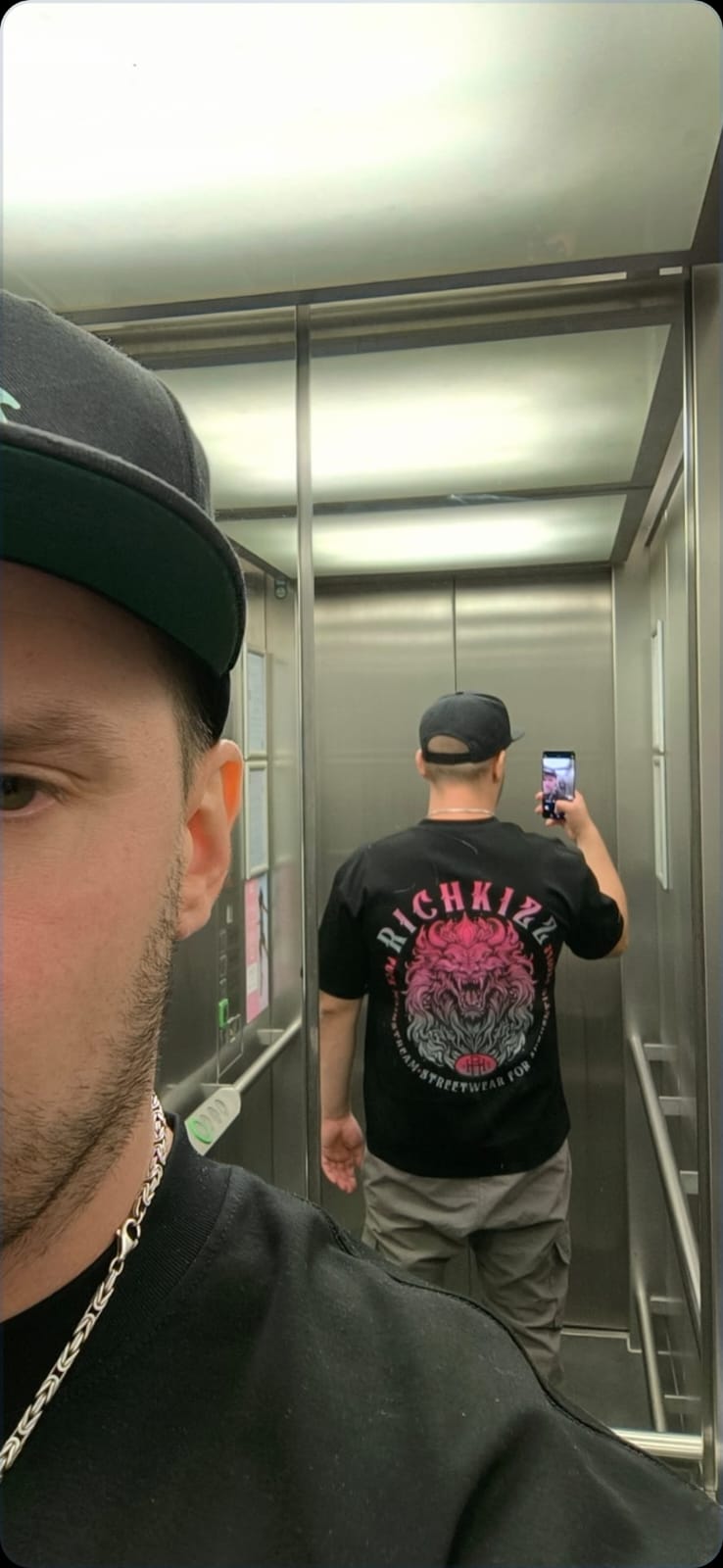 Kundenfoto von unserem OriginG Pima-Baumwolle Streetwear T-Shirt LION Club