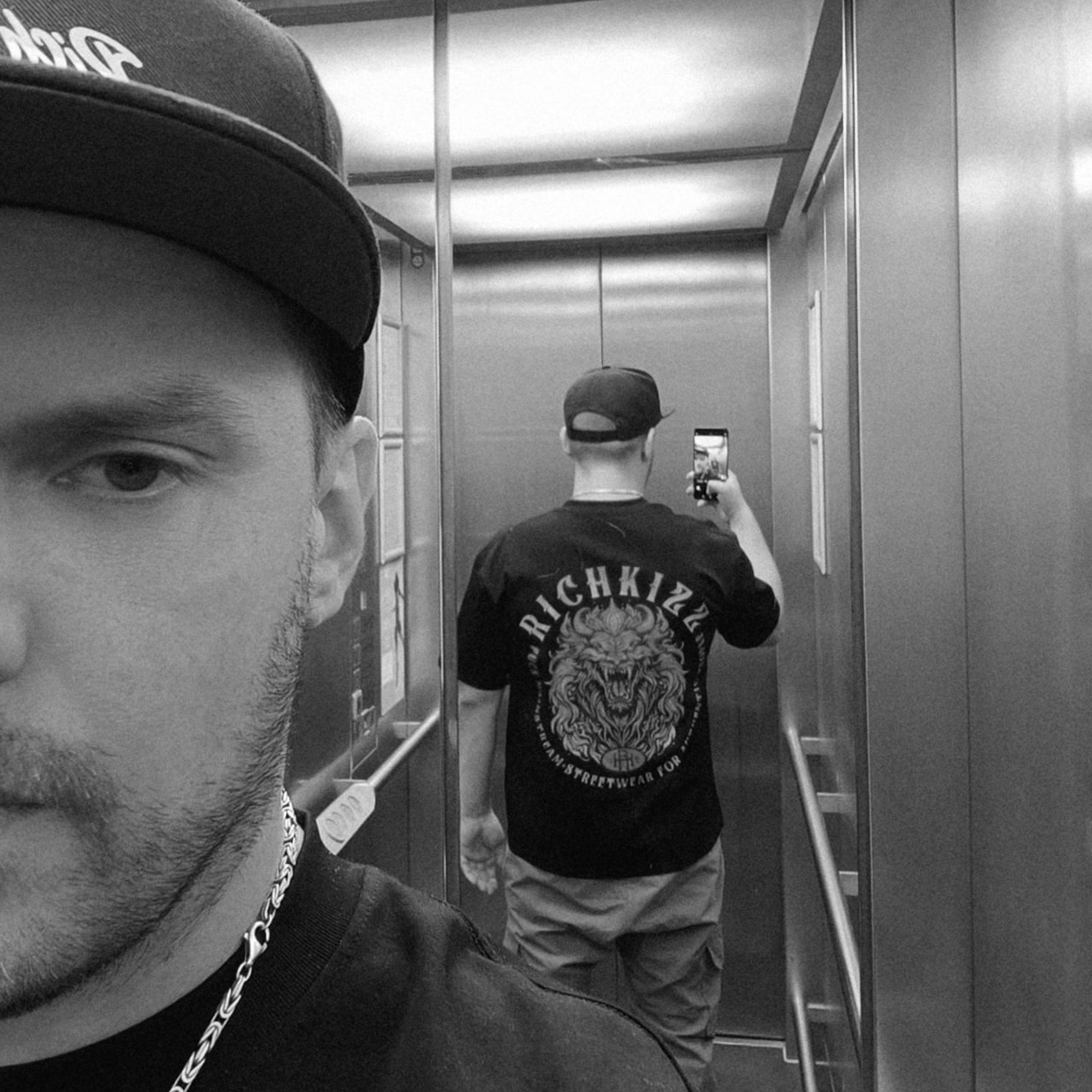 Kundenfoto_Patrick_F._Lion_Shirt