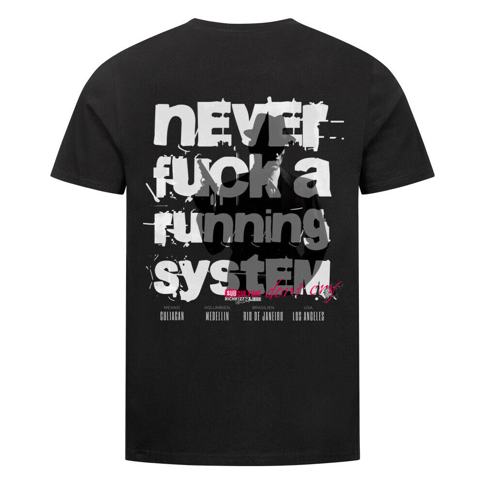 Herren Premium-T-Shirt in normaler Passform, das mit seinem hohen Qualitätsstandard überzeugt. Mit dem OG Back-Print, hast du das perfekte Piece, um dir lästige Rivalen vom Leib zu halten, 100% Bio-Baumwolle, 150 GSM, Farbe schwarz, never fck a running system Motiv auf dem Rücken, OG Print auf der Vorderseite, orginal Richkizz Streetwear shirt