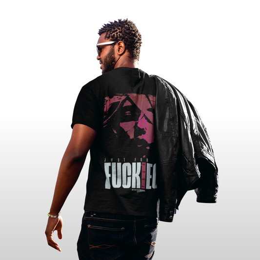Perfektion in einem T-Shirt! Provokant freches Herren T-Shirt in Relaxed Fit, gefertigt aus 100% hochwertigster Pima-Baumwolle. Mit Front, Ärmel und Backprint "EGO". 100% Made in Germany,100% edelste Pima,Baumwolle, 100% akkurate, Verarbeitung von Hand
knitterfrei und kein zupfen, dieses Shirt, fühlt sich an wie Seide, langlebiger DTF Print, fette 260GSM, Streetwear gepaart mit Luxus, Farbe Schwarz