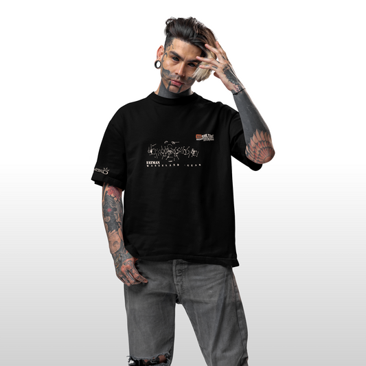 Produktvideo Unboxing Apokalyptisches Premium Herren Shirt im Oversized Schnitt, Fatman Motiv Streetwear Shirt Herren, gefertigt zu 100% in Deutschland, aus edelster Pima-Baumwolle