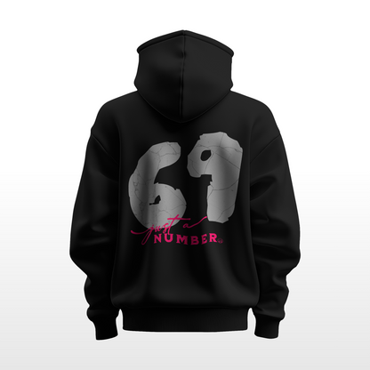 Unisex Hoodie mit Print für Männer - "richtige Männer" ;)

Der Richkizz 69 Heavy Hoodie– locker geschnitten, massiv verarbeitet. Flauschige Bio-Baumwolle, doppelte Kapuze mit Futter, Set-In Ärmel und robuste Metalldetails. Robustes Fischgrätenband im Nacken, verstärkte Nähte und praktische Kängurutasche. Ein Statement-Piece, das hält, was es verspricht.