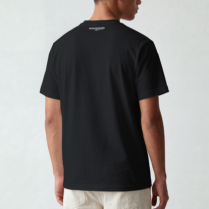 Freches schwarzes Herren T-Shirt in normaler Passform . Der Dolls Fun-Print, kommt wie gewohnt zweideutig. Das hochwertig verarbeitete Bio-Baumwolle Shirt, ist Teil der OriginG Kollektion und wird bei uns im Haus Handgefertigt.

• 100% gekämmte ringgesponnene Bio-Baumwolle
• 180 GSM
• eingesetzte Ärmel
• 1x1 Rippstrick am Ausschnitt
• abgesetztes Nackenband