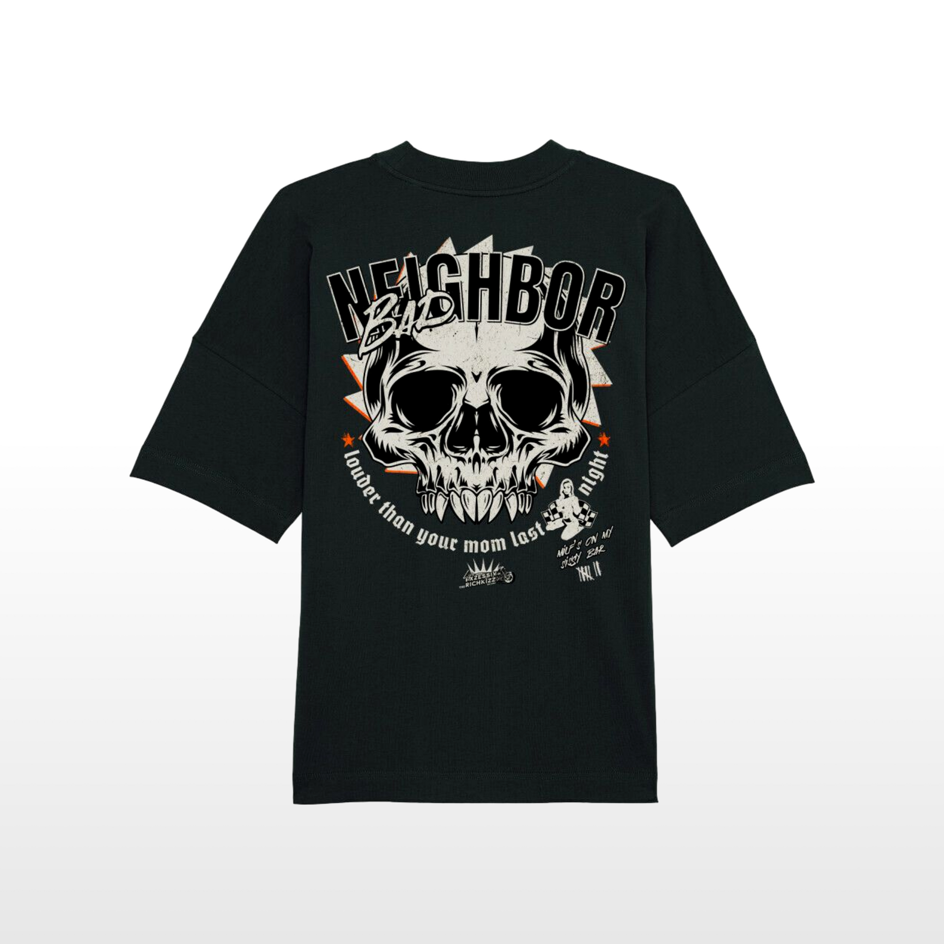 Lässiges provokantes Streetwear T-Shirt im Oversized Schnitt aus unserer BAD NEIGHBOR Kollektion. Lass den V-Twin knallen, deine Nachbarn wird es freuen, 100% gekämmte ringgesponnene Bio-Baumwolle, eingesetzte Ärmel, überschnittene Ärmelansätze, 1x1 Rippstrick an schmalem Ausschnitt, abgesetztes Nackenband, aus Eigenstoff, breite Doppelabsteppung an Ärmelenden und unterem Saum, Richkizz, Farbe schwarz